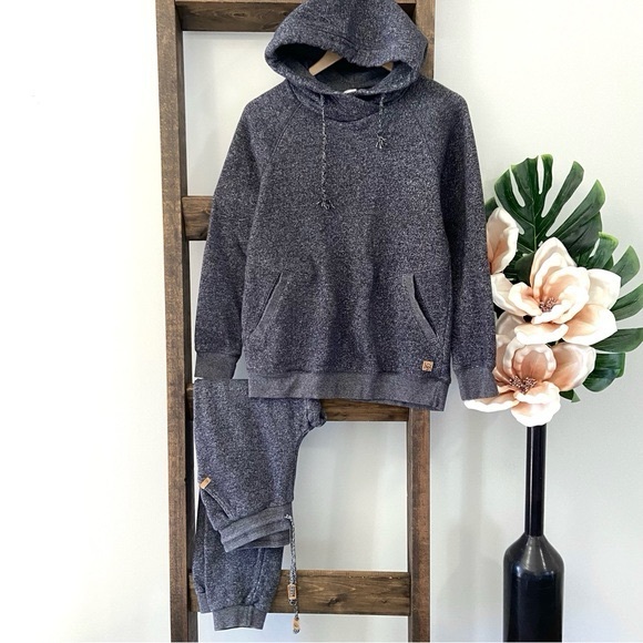 tentree Sweaters - 10Tree hoody and joggers sz xs